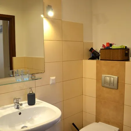 Caffe Latte, Center *