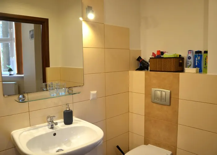 Caffe Latte, Center *